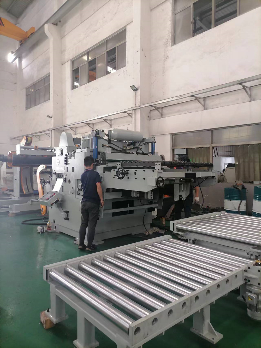 3in1 servo feeder blanking&stacking line is ready to be delivered